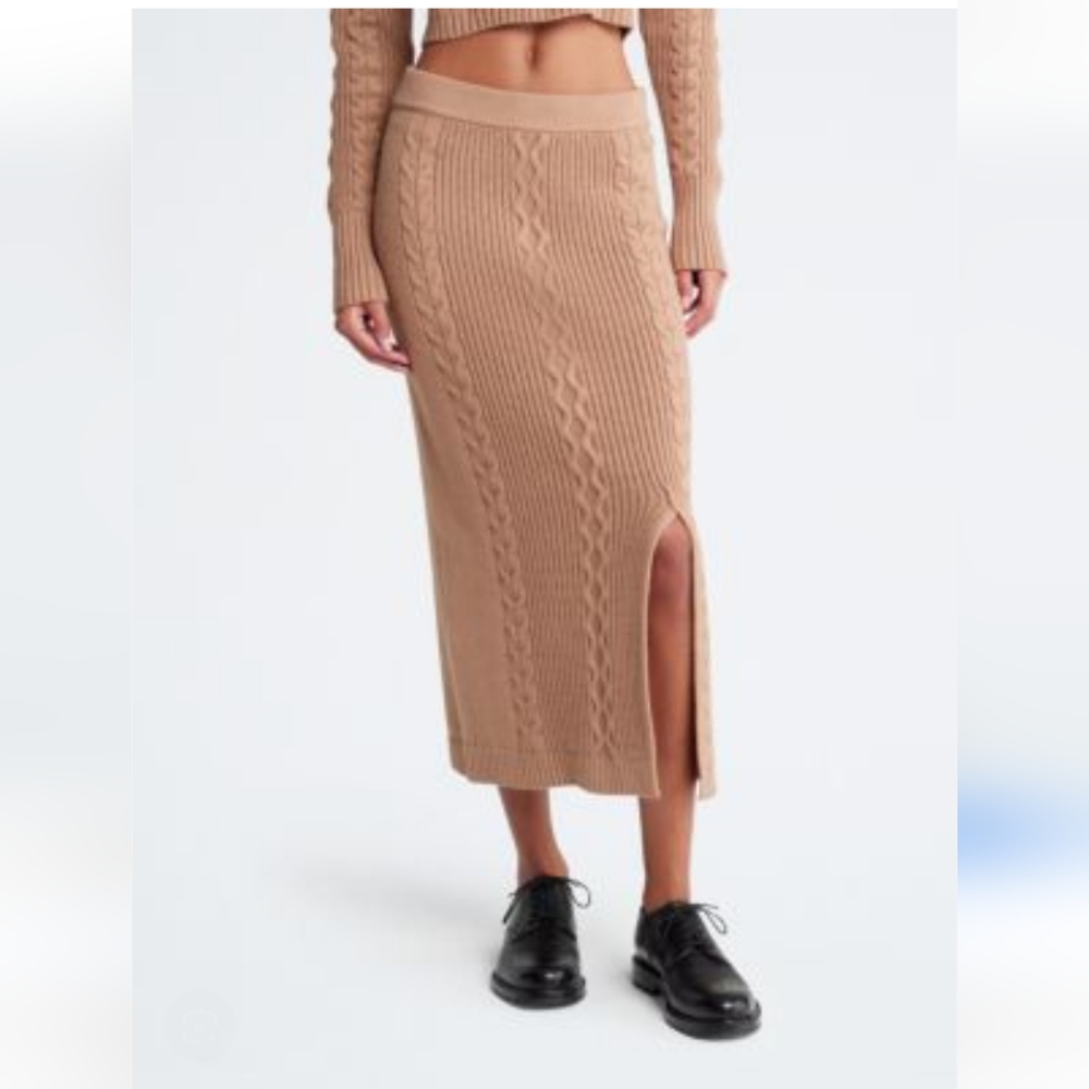 Calvin Klein Cable Knit Midi Skirt, Size Large, Tan Color‎